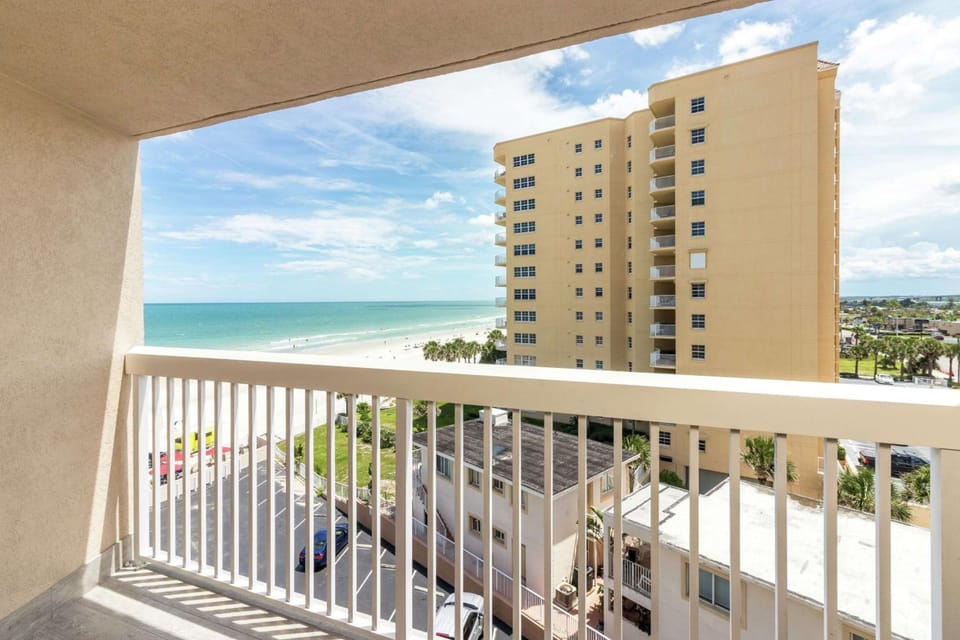 Hampton Inn Daytona Shores-Oceanfront Hotel in Daytona Beach Shores