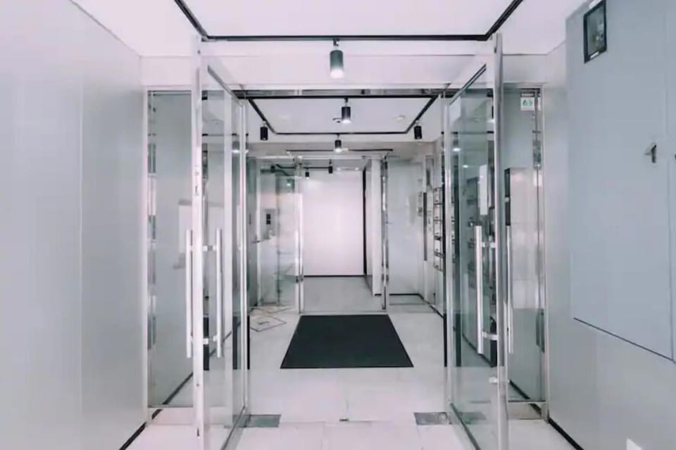 Minimalist Loft 302 Hotel in Osaka