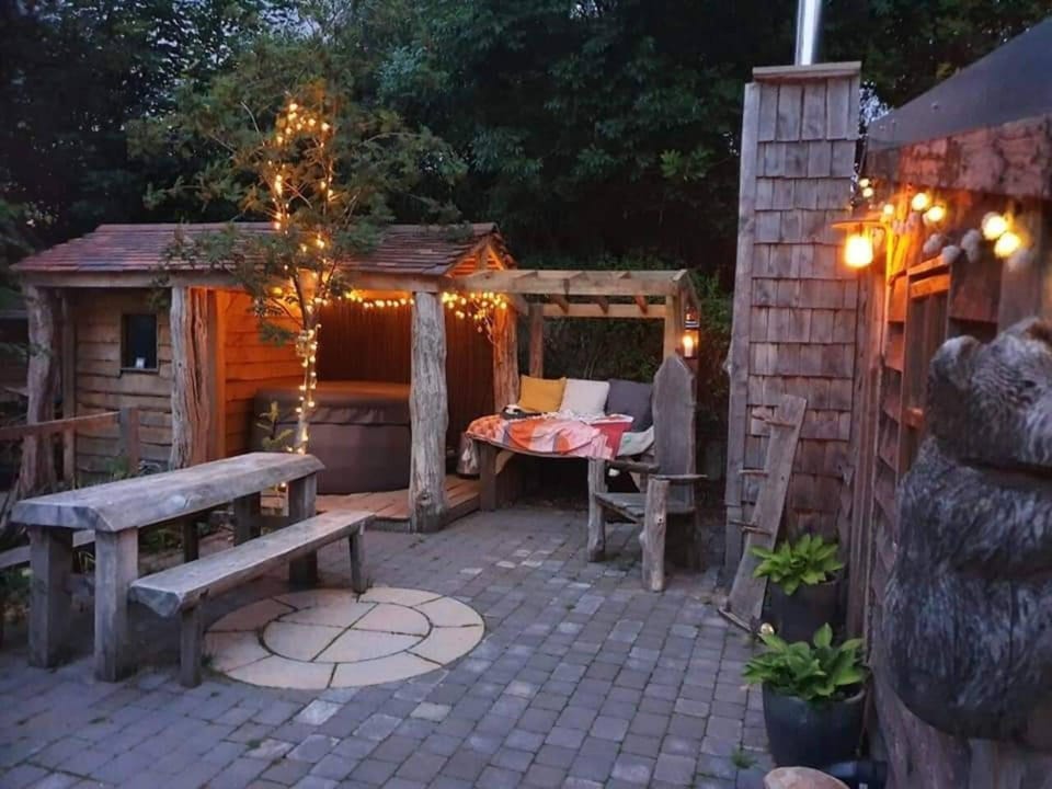 Charming 2-bed Cabin in Sutton Coldfield Hotel in The Royal Town of Sutton Coldfield