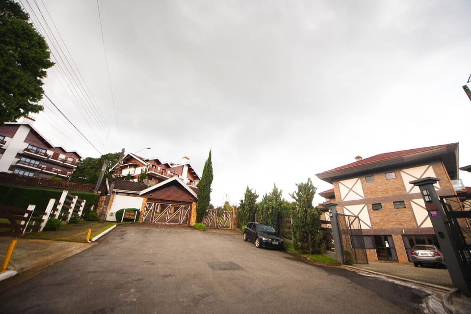 Ape Encantador Perto do Centro Turistico Capivari Hotel in Campos do Jordão