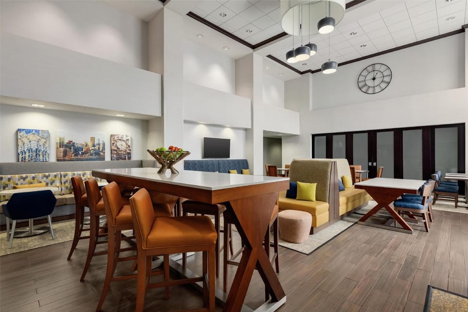 Hampton Inn & Suites Pittsburgh/Harmarville Hotel in Plum