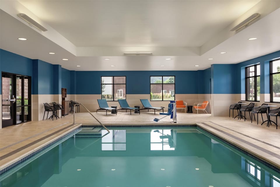 Hampton Inn & Suites Pittsburgh/Harmarville Hotel in Plum