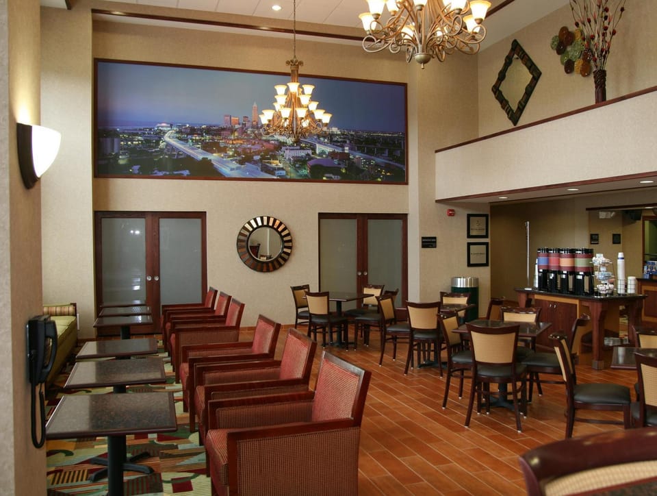 Hampton Inn & Suites Cleveland-Mentor Hotel in Mentor