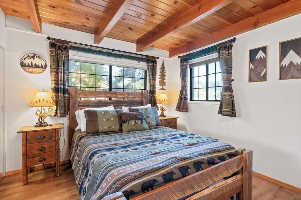 Peregrine Chalet Hotel in Big Bear