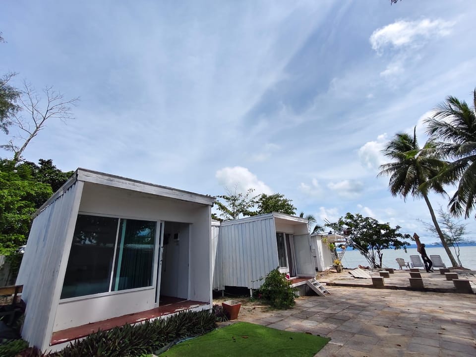 LAY BARA Seaview Retreat Bed and Breakfast in Thailand