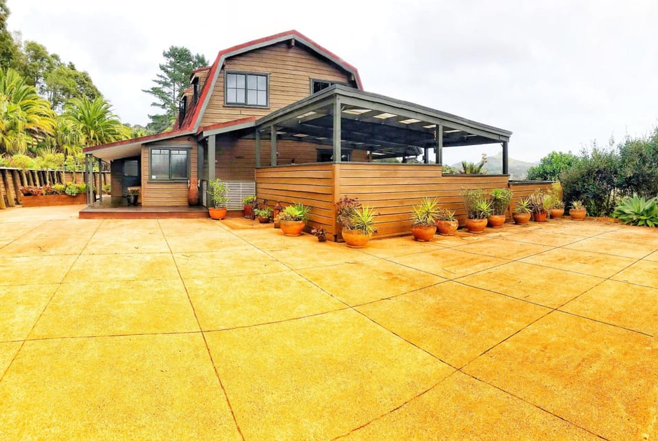 Coastal Chalet Suites Whangaroa Chalet in Northland