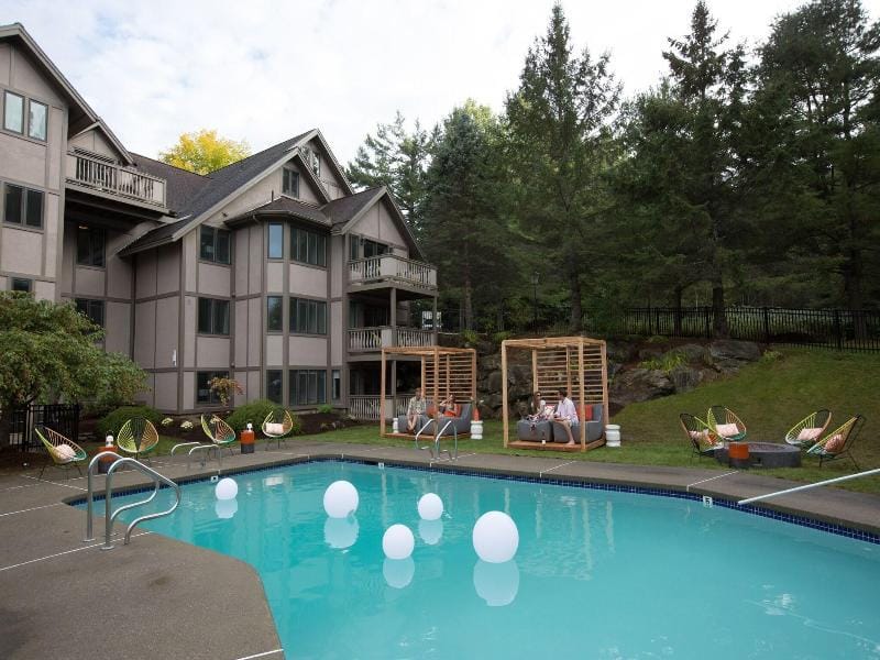 Ye Olde England Inn Hotel in Stowe