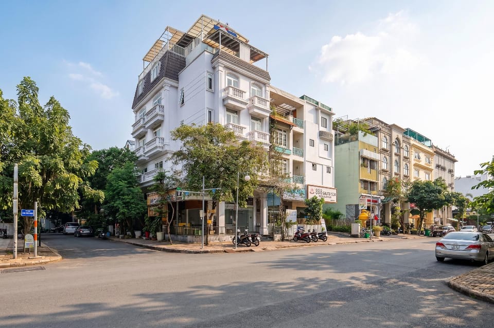 Cozrum Homes - The Ivory House Apartment hotel in Ho Chi Minh City