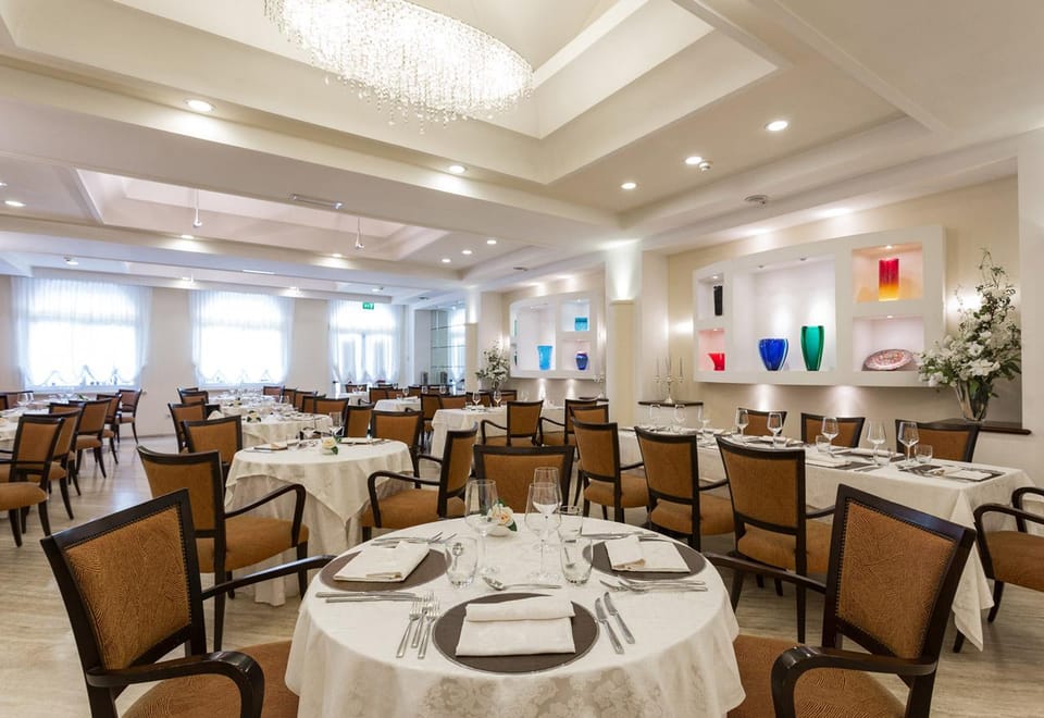 HOTEL LUNA RICCIONE E AQUA SPA - ADULTS ONLY Hotel in Riccione