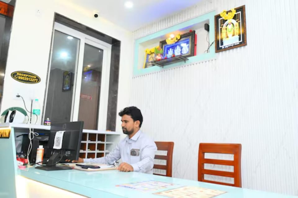 Om Residency Murudeshwar Hotel in Karnataka