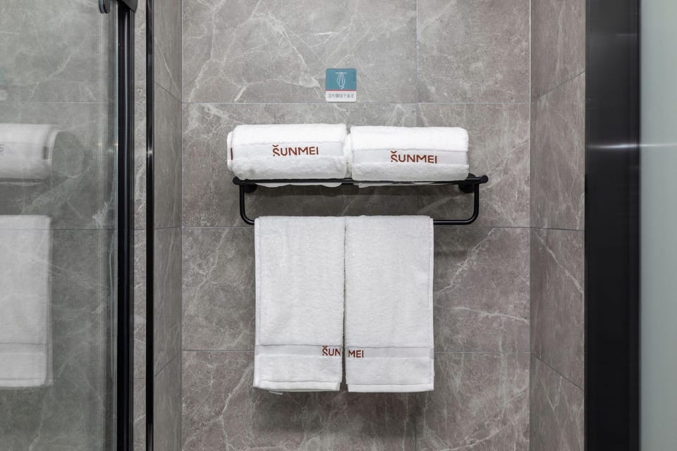 Thank Inn Plus Hotel Zaozhuang Central District Ginza Shopping Mall Hotel in Jiangsu