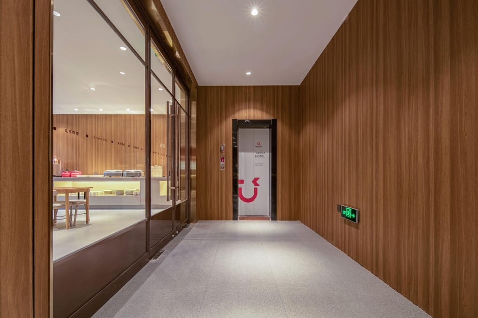 Thank Inn Plus Hotel Qingdao Development Zone Fuchunjiang Road Petroleum University Hotel in Qingdao