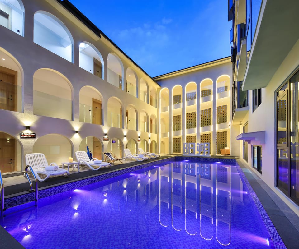 Swimming pool [kids]
