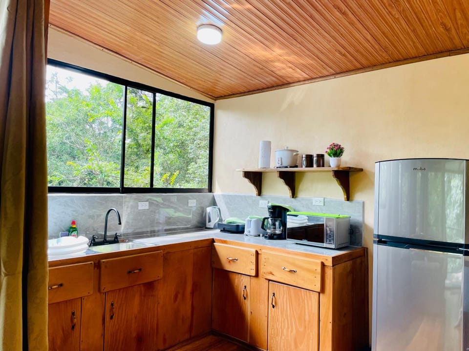 Cabanas La Montana Lodge in Monteverde
