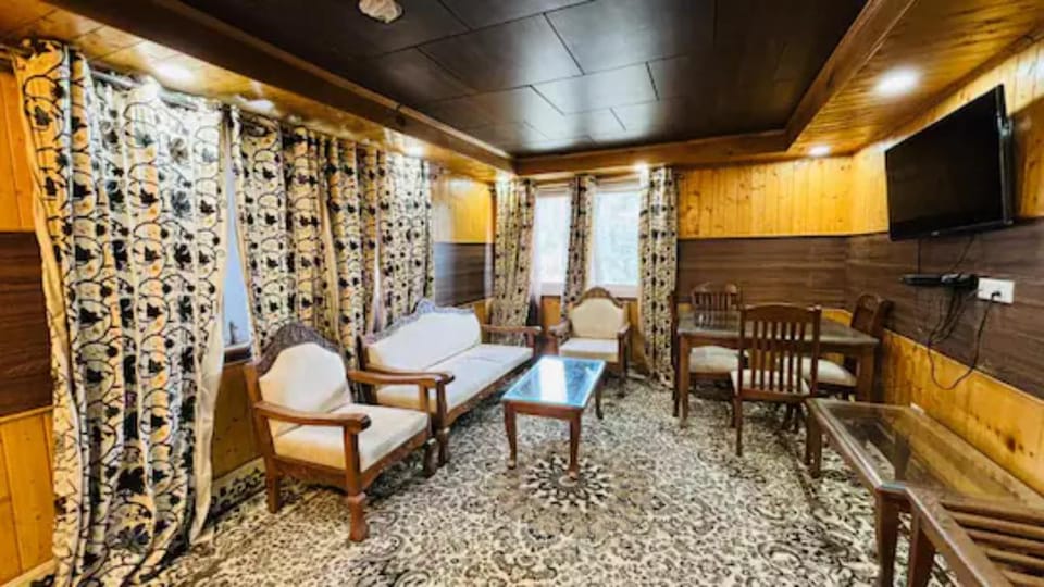 JKTDC Huts Gulmarg  Hotel in India