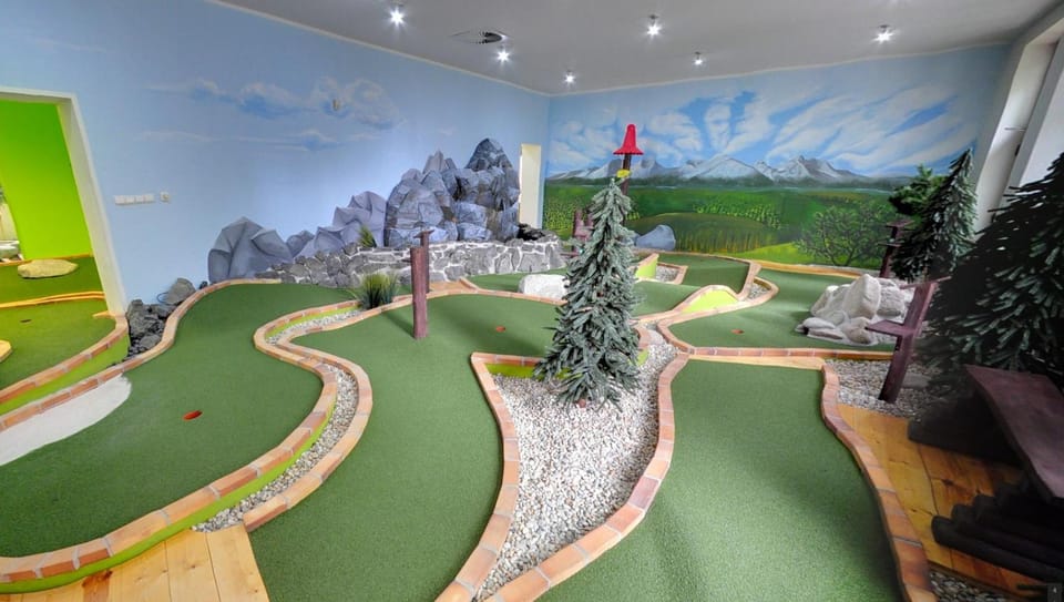 Mini golf course