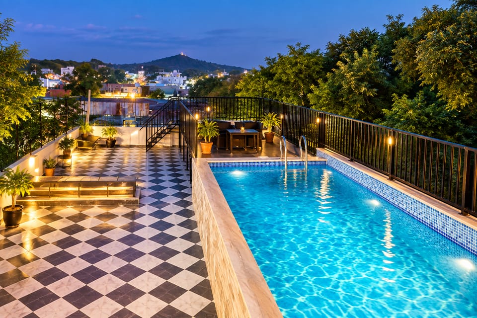 Swimming pool
