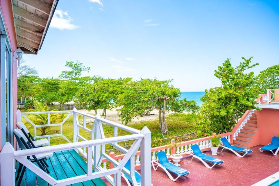 Shields Negril Villas Hotel in Westmoreland Parish