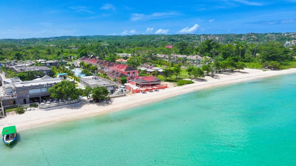 Shields Negril Villas Hotel in Westmoreland Parish