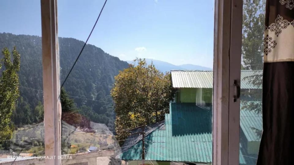 The Devdaar Cottage Patnitop Hotel in India