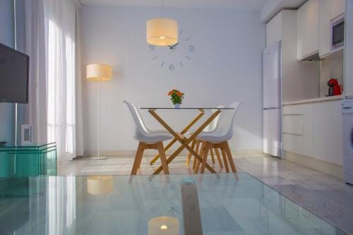 DOMUS APARTAMENTOS GRANADA Hotel in Granada