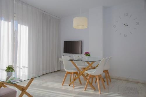 DOMUS APARTAMENTOS GRANADA Hotel in Granada