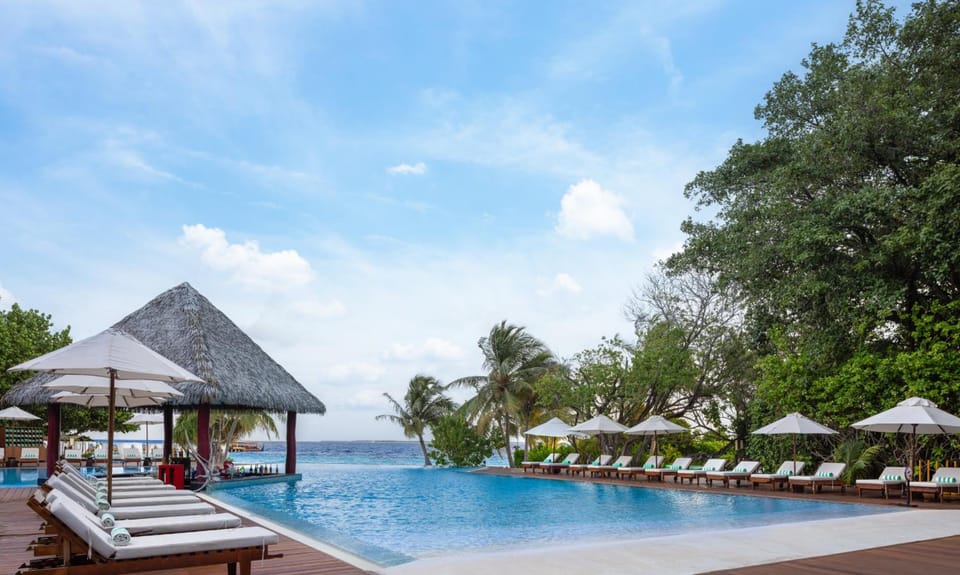 Adaaran Select Meedhupparu – 24 hours Dine Around Premium All inclusive Resort in Maldives