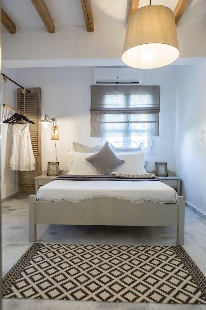 Athina Studios & Suites Hotel in Decentralized Administration of the Aegean