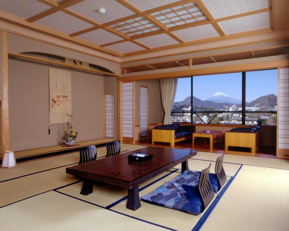 New Hakkeien Hotel Resort in Shizuoka Prefecture