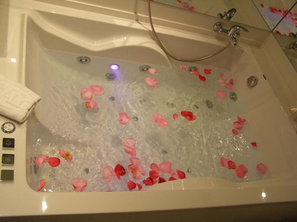 Hot tub