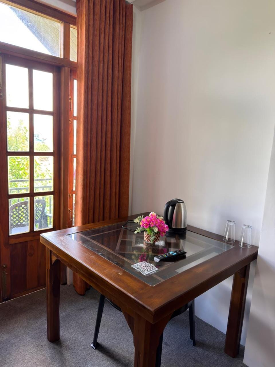 Creek View Inn Hotel in Nuwara Eliya
