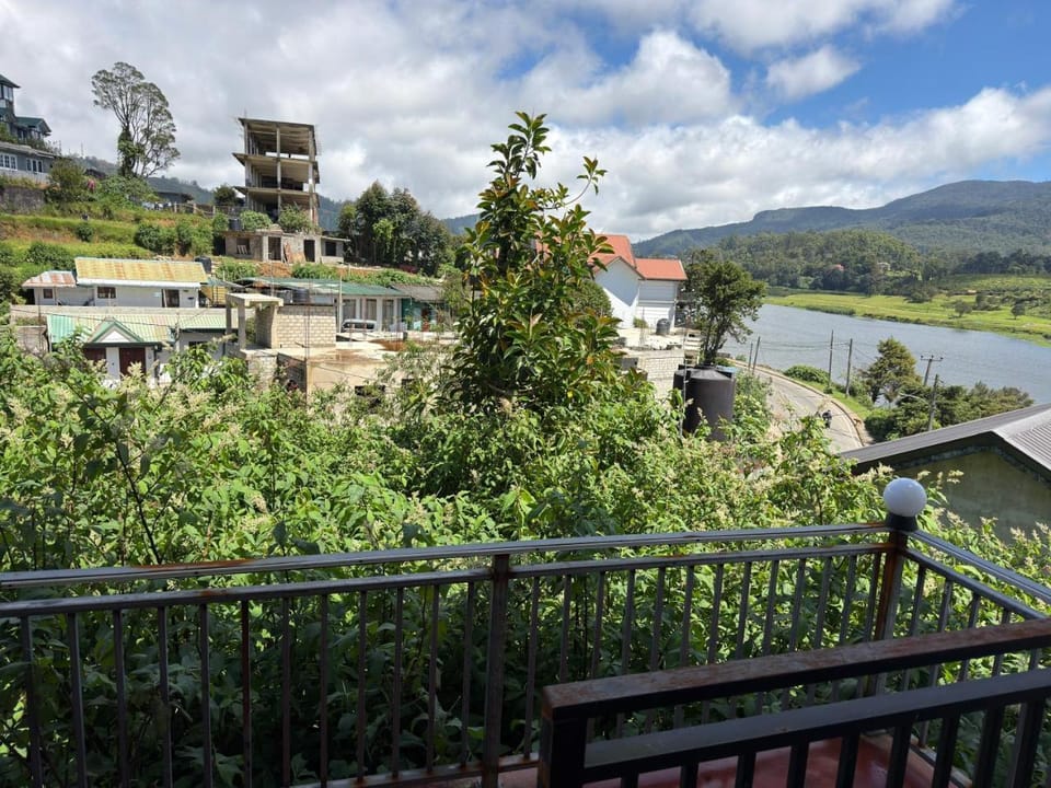 Creek View Inn Hotel in Nuwara Eliya