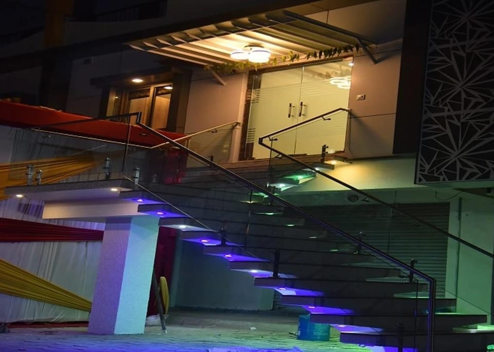 Hotel Shri 7 Hundred Kadi  Hotel in Gujarat
