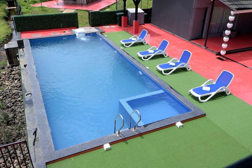 CLOUD 9 RESORT Capsule hotel in Maharashtra