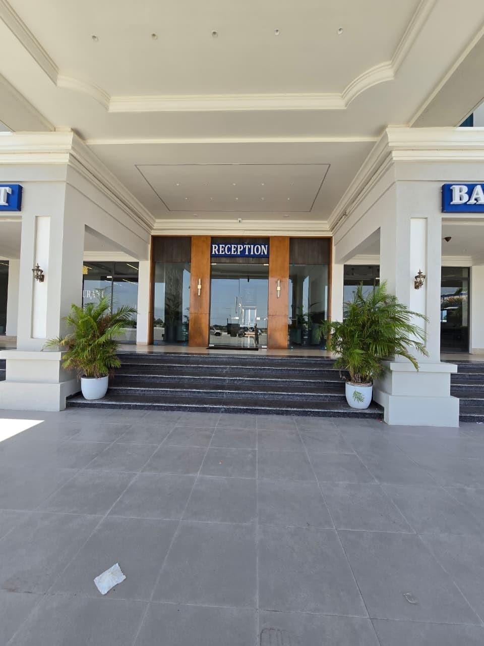 HOTEL THE LEO MIDWAY Jamkhambhaliya  Hotel in Gujarat