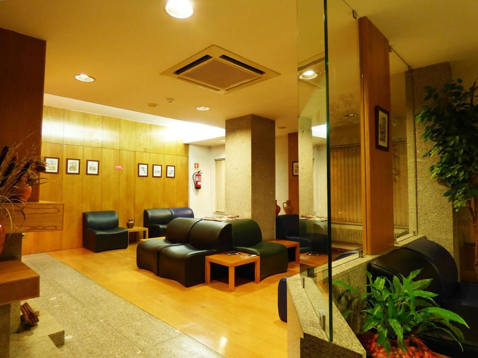 Shared lounge/TV area