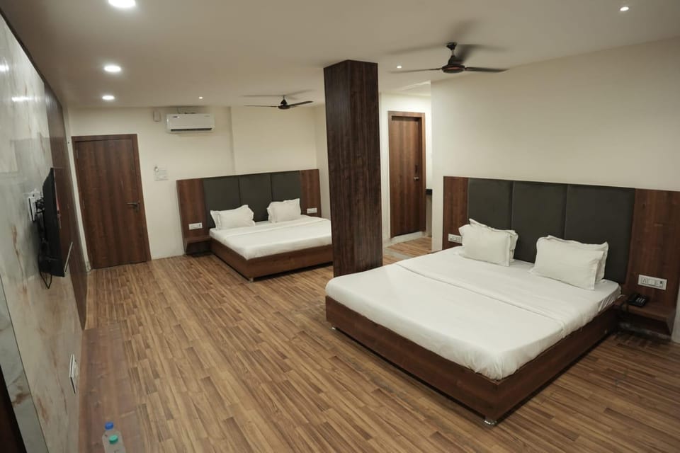 Aariva hotels & banquets  Hotel in India