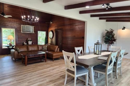 The Lakehouse on Clear Lake Hotel in Seabrook