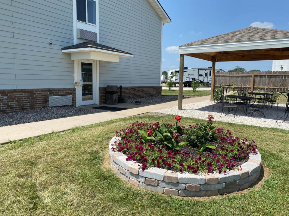 Garnett Hotel & RV Park Hotel in Ozark Mountains
