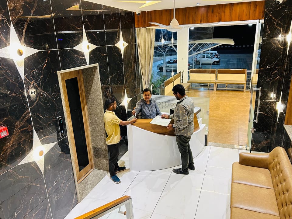 HOTEL ASOPALAV & ROOMS Modasa Hotel in Gujarat