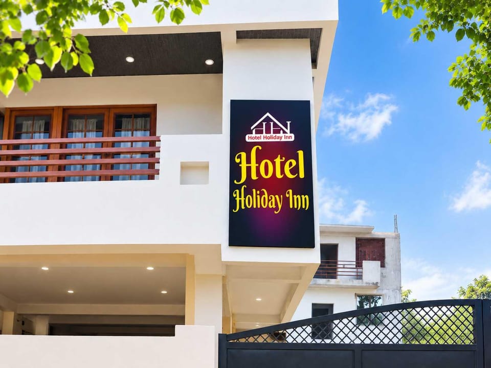 Hotel O Holiday Inn Hotel in Uttar Pradesh