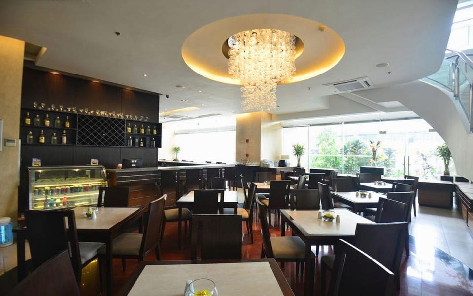 Lancaster Hotel Manila Hotel in Mandaluyong