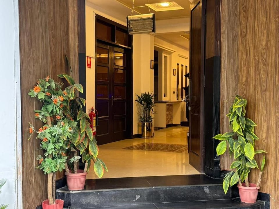 Excellent Comforts Hotel Guest House  Hotel in Islamabad Capital Territory