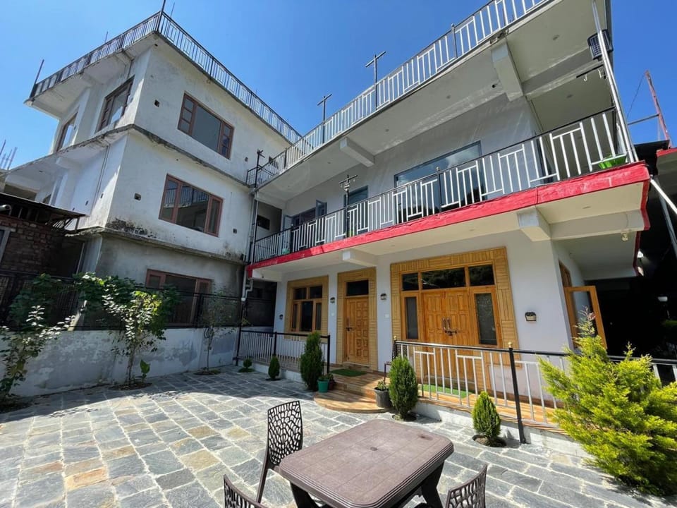 Hotel Mountain manor Hotel in Himachal Pradesh
