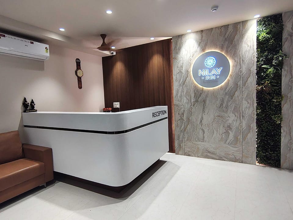 POP 84886G Nilay Inn Hotel in Maharashtra