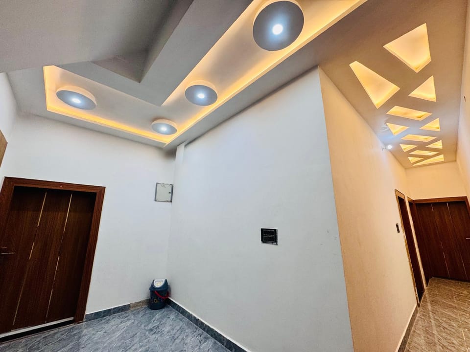 Hotel Shri Girraj Dham Hotel in Uttar Pradesh