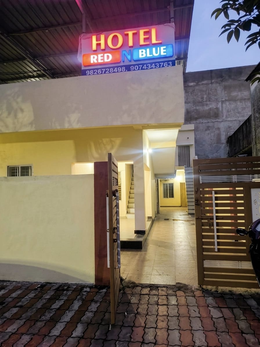 hotel new red n blue Hotel in India