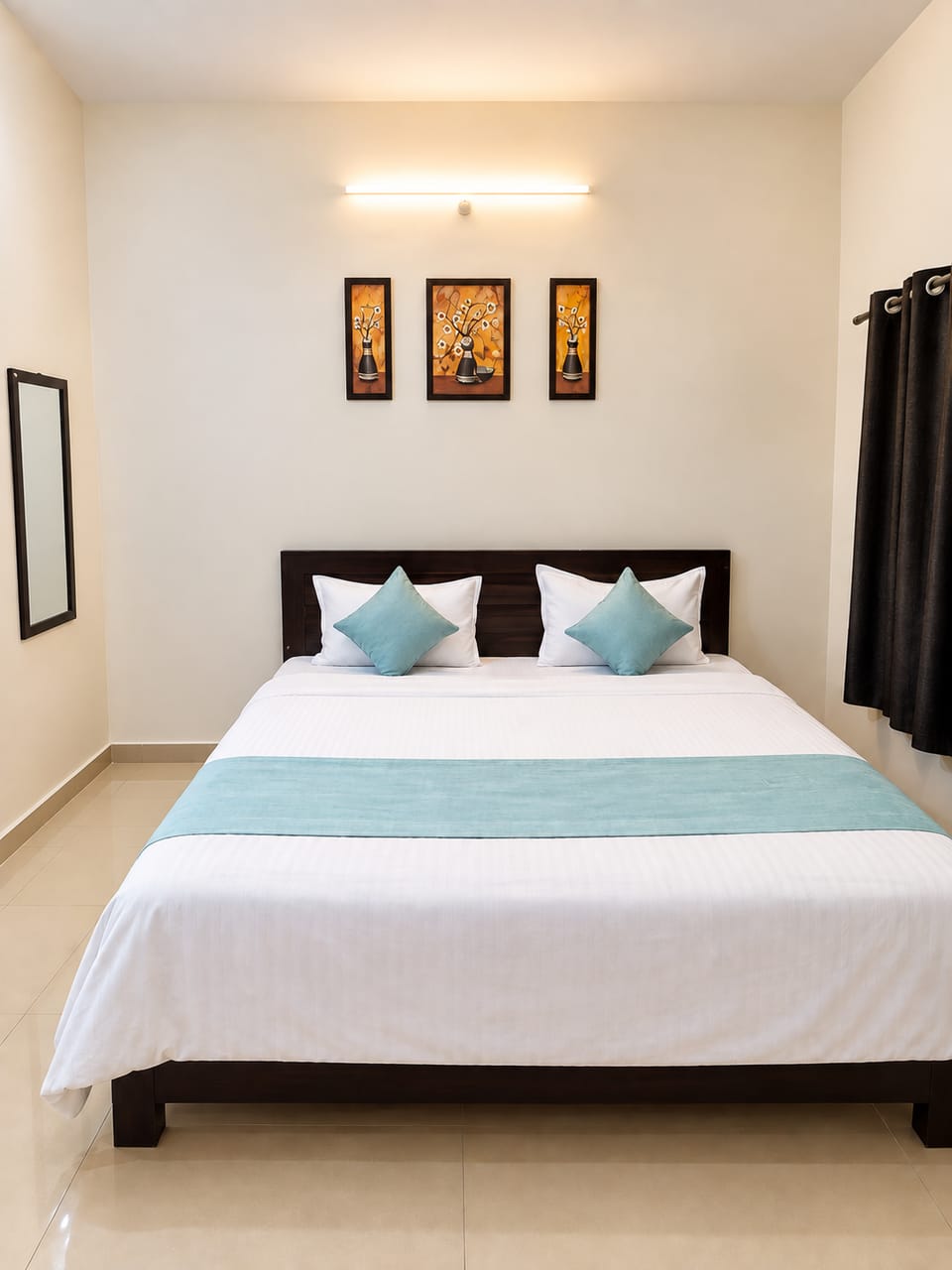 hotel new red n blue Hotel in India