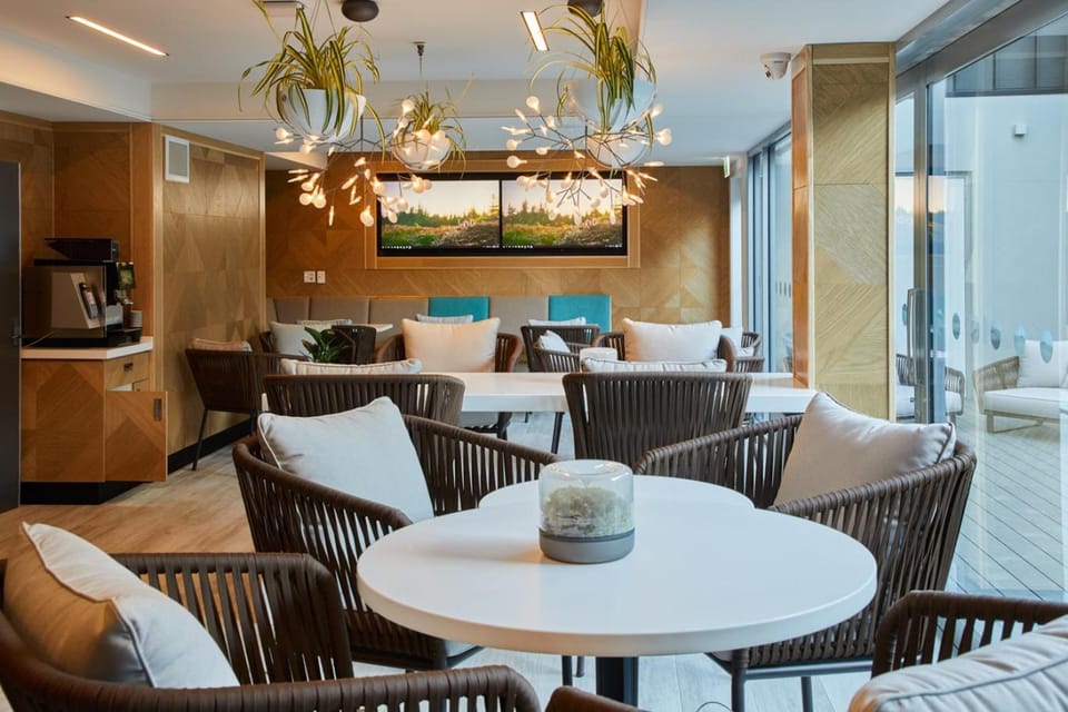 Shared lounge/TV area