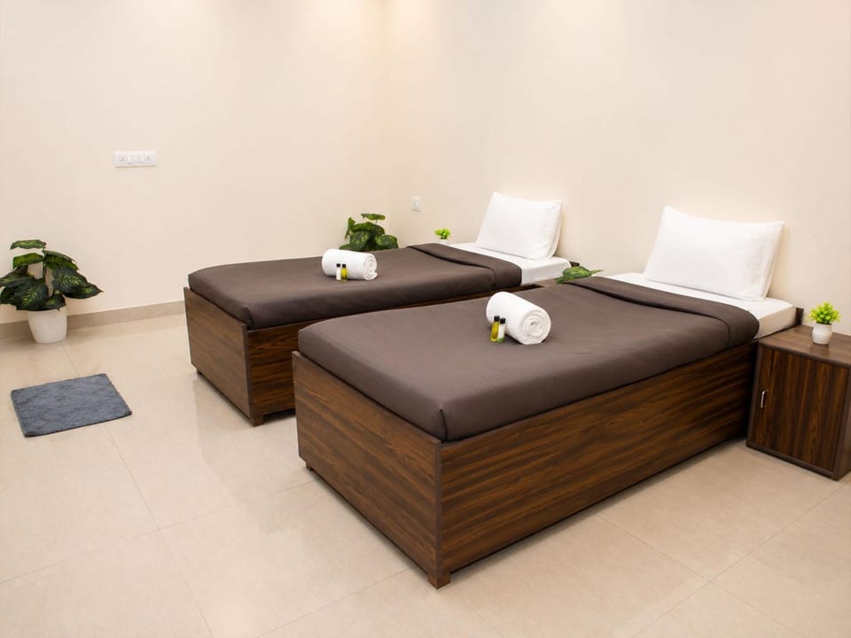 Z Express Cosmopolis Hotel in Noida